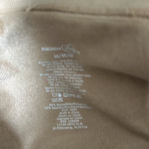 2 strapless bras; Rhonda Shear…size Medium, fits size 34 C-D new without tags… - Picture 3 of 4